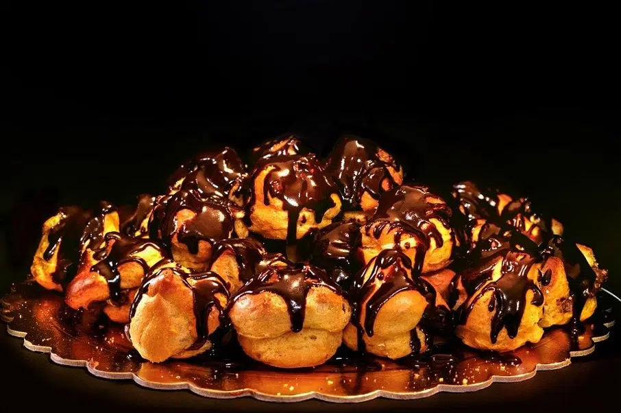 Les profiteroles au chocolat