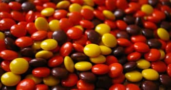 Reese’s Pieces : de succulents bonbons au beurre de cacahuète à retrouver chez Pop’s America !