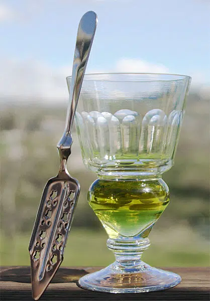 absinthe bio